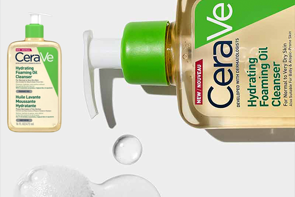 Which cream cleanses and hydrates for a long time?